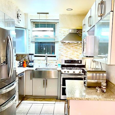 Lga Airport 3 Mins, 3 Bedroom Duplex House, Parking And Private Backyard, 9Mins Subway! New York Exterior foto
